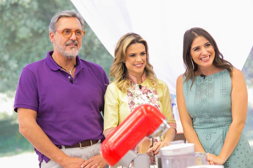 Fabrizio Fasano Jr., Beca Milano e Carol Fiorentino na estreia do Júnior Bake Off (Foto: Artur Igrecias/SBT) Fabrizio Fasano Jr., Beca Milano e Carol Fiorentino na estreia do Júnior Bake Off (Foto: Artur Igrecias/SBT)