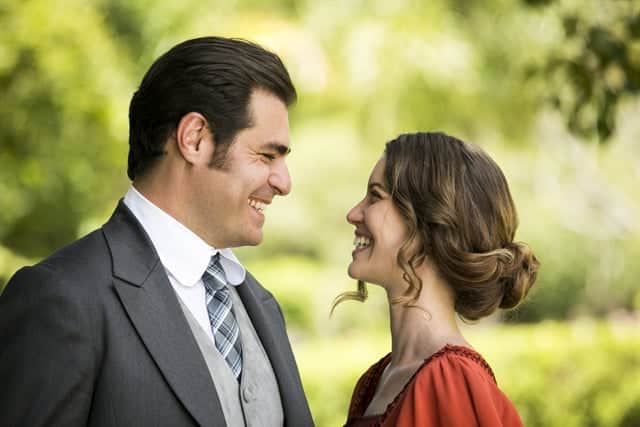 Elisabeta (Nathalia Dill) e Darcy (Thiago Lacerda) em Orgulho e Paixão (Foto: Globo/João Miguel Júnior)