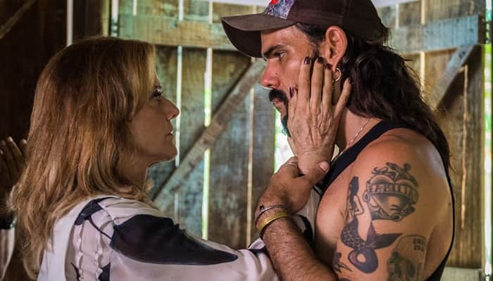 Sophia (Marieta Severo) e Mariano (Juliano Cazarré) em O Outro Lado do Paraíso (Foto: Globo/Raquel Cunha) Sophia (Marieta Severo) e Mariano (Juliano Cazarré) em O Outro Lado do Paraíso (Foto: Globo/Raquel Cunha)