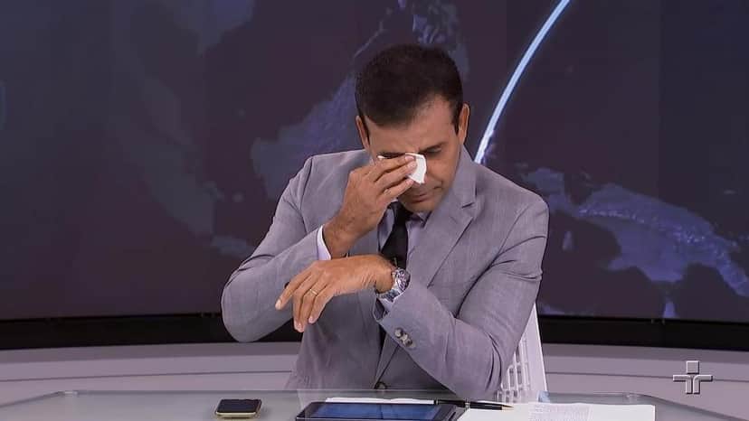 William Corrêa chora ao vivo no Jornal da Cultura (Foto: Divulgação) William Corrêa chora ao vivo no Jornal da Cultura (Foto: Divulgação)