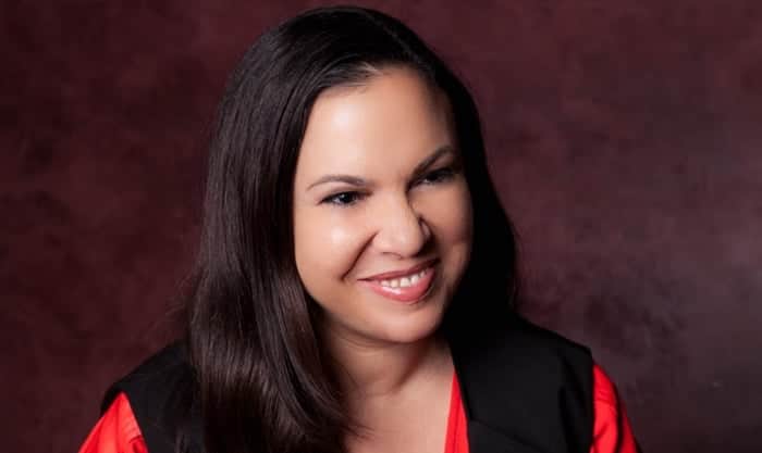 Gloria Calderón Kellett é autora da série One Day at a Time. (Foto: Reprodução) Gloria Calderón Kellett é autora da série One Day at a Time. (Foto: Reprodução)