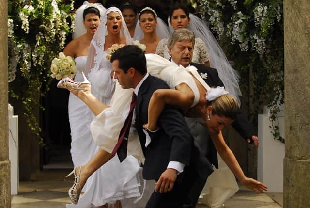 Gabriel (Malvino Salvador) e Dafne (Flavia Alessandra) em cena de Caras e Bocas (Foto: Globo/Renato Rocha Miranda) Gabriel (Malvino Salvador) e Dafne (Flavia Alessandra) em cena de Caras e Bocas (Foto: Globo/Renato Rocha Miranda)