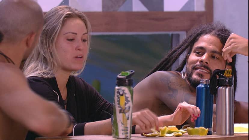 Viegas durante conversa com Kaysar e Jéssica no BBB18 (Foto: Reprodução/Globo) Viegas durante conversa com Kaysar e Jéssica no BBB18 (Foto: Reprodução/Globo)