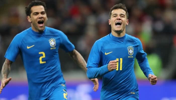 Os jogadores Daniel Alvs e Philippe Coutinho no amistoso Rússia x Brasil (Foto: Lucas Figueiredo/CBF) Os jogadores Daniel Alvs e Philippe Coutinho no amistoso Rússia x Brasil (Foto: Lucas Figueiredo/CBF)