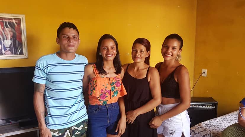 Gleici e a família (Foto: Reprodução) Gleici e a família (Foto: Reprodução)