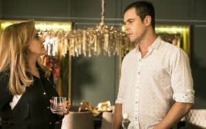 Gael (Sergio Guizé) e Sophia (Marieta Severo) em cena de O Outro Lado do Paraíso (Foto: Globo/João Miguel Júnior) Gael (Sergio Guizé) e Sophia (Marieta Severo) em cena de O Outro Lado do Paraíso (Foto: Globo/João Miguel Júnior)