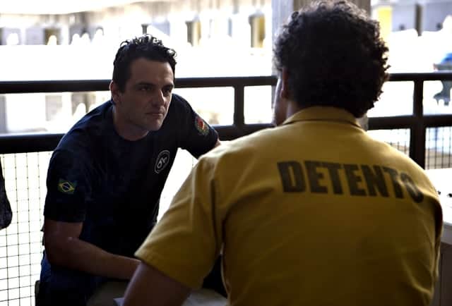 Adriano (Rodrigo Lombardi) em cena de Carcereiros (Foto: Globo/Marcelo Tabach) Adriano (Rodrigo Lombardi) em cena de Carcereiros (Foto: Globo/Marcelo Tabach)
