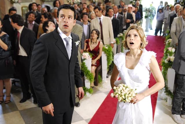 Nicholas (Sergio Marone) e Dafne (Flavia Alessandra) em Caras e Bocas (Foto: Globo/Renato Rocha Miranda) Nicholas (Sergio Marone) e Dafne (Flavia Alessandra) em Caras e Bocas (Foto: Globo/Renato Rocha Miranda)