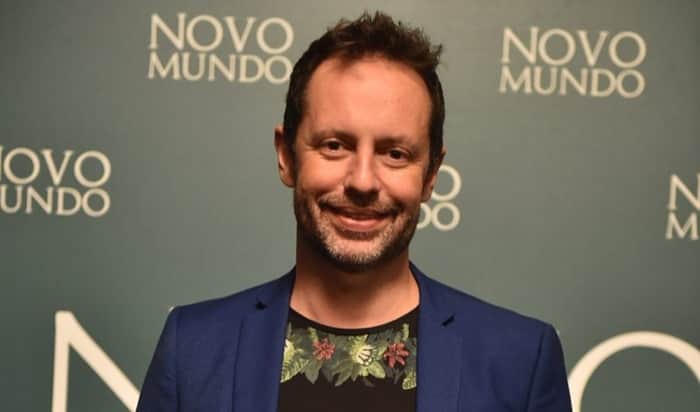 Autor de Novo Mundo, Alessandro Marson é fã de carteirinha do BBB. (Foto: TV Globo/ Maurício Fidalgo) Autor de Novo Mundo, Alessandro Marson é fã de carteirinha do BBB. (Foto: TV Globo/ Maurício Fidalgo)