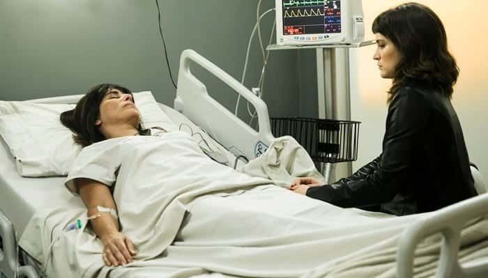 Beth (Gloria Pires) e Clara (Bianca Bin) em cena de O Outro Lado do Paraíso (Foto: Globo/João Miguel Júnior) Beth (Gloria Pires) e Clara (Bianca Bin) em cena de O Outro Lado do Paraíso (Foto: Globo/João Miguel Júnior)