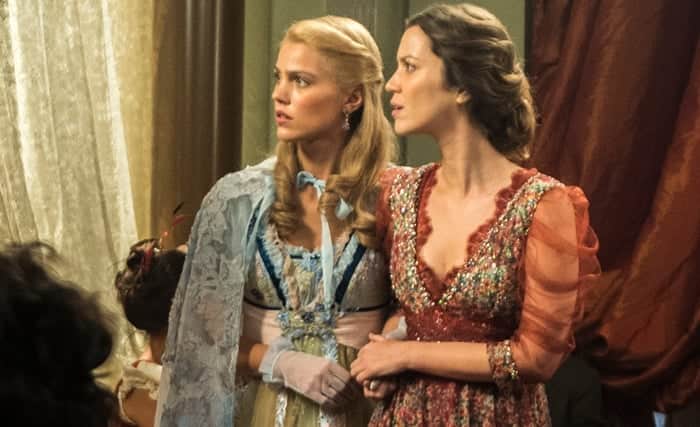 Jane (Pamela Tomé) e Elisabeta (NathaliaDill) em cena de Orgulho e Paixão (Foto: Globo/Raquel Cunha) Jane (Pamela Tomé) e Elisabeta (NathaliaDill) em cena de Orgulho e Paixão (Foto: Globo/Raquel Cunha)