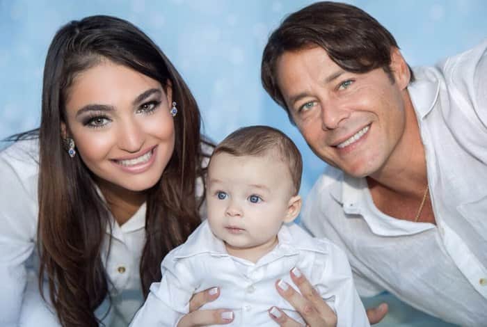 Theo Becker com a família (Foto: Divulgação) Theo Becker com a família (Foto: Divulgação)