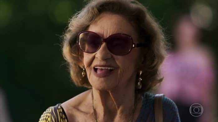 Caetana (Laura Cardoso) em cena de O Outro Lado do Paraíso (Foto: Reprodução/Globo) Caetana (Laura Cardoso) em cena de O Outro Lado do Paraíso (Foto: Reprodução/Globo)
