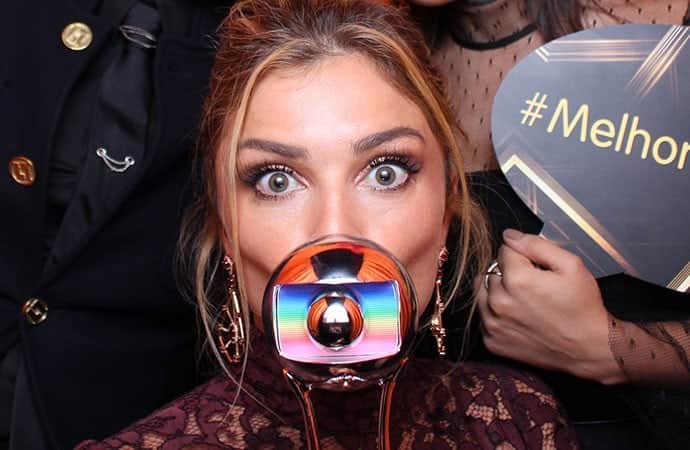 Além de muitos elogios, Grazi ganhou prêmios por sua Larissa em Verdades Secretas (Foto: Divulgação/Gshow) Além de muitos elogios, Grazi ganhou prêmios por sua Larissa em Verdades Secretas (Foto: Divulgação/Gshow)