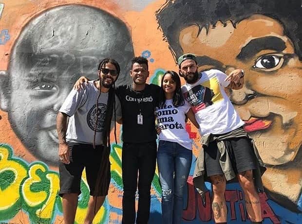 Viegas, Rene Silva, Gleici e Wagner no Complexo do Alemão (Foto: Reprodução/Instagram) Viegas, Rene Silva, Gleici e Wagner no Complexo do Alemão (Foto: Reprodução/Instagram)
