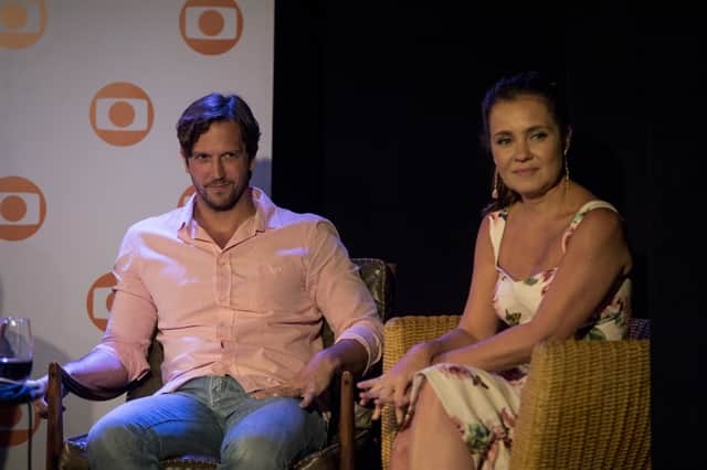 Vladimir Brichta e Adriana Esteves na apresentação especial na Bahia (Foto: Globo/João Cotta) Vladimir Brichta e Adriana Esteves na apresentação especial na Bahia (Foto: Globo/João Cotta)