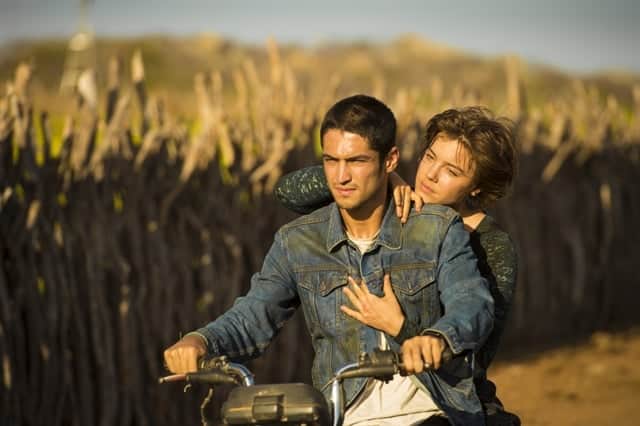 Hermano (Gabriel Leone) e Maria (Alice Wegman) em cena de Onde Nascem os Fortes (Foto: Globo/Estevam Avellar) Hermano (Gabriel Leone) e Maria (Alice Wegman) em cena de Onde Nascem os Fortes (Foto: Globo/Estevam Avellar)