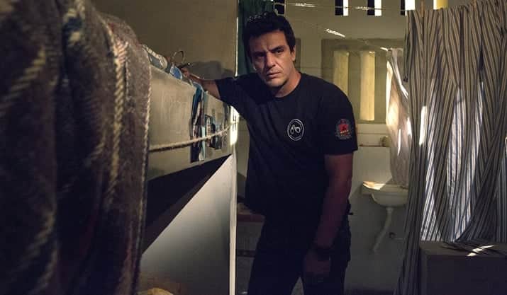 Rodrigo Lombardi é protagonista de Carcereiros. (Foto: Marcelo Tabach/TV Globo)