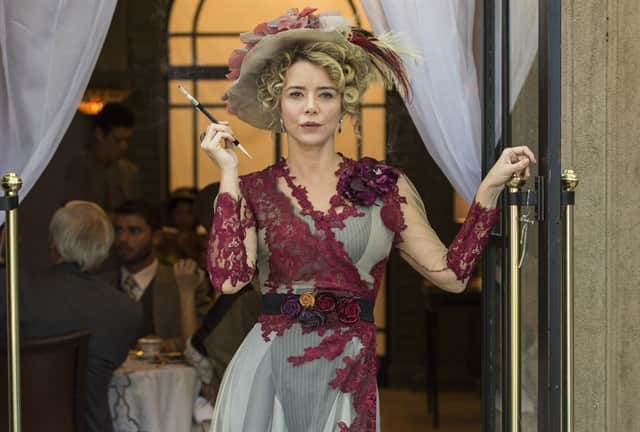 Josephine (Christine Fernandes) em cena de Orgulho e Paixão (Foto: Globo/Mauricio Fidalgo) Josephine (Christine Fernandes) em cena de Orgulho e Paixão (Foto: Globo/Mauricio Fidalgo)
