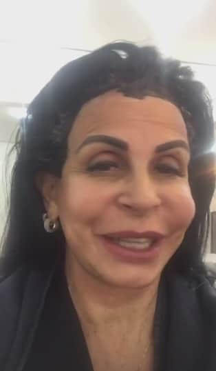 Gretchen aparece tingindo o cabelo e faz brincadeira - (Reprodução/Instagram) Gretchen aparece tingindo o cabelo e faz brincadeira - (Reprodução/Instagram)