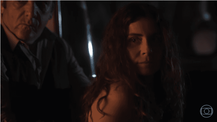 Luzia (Giovanna Antonelli) é presa em cena de Segundo Sol (Foto: Reprodução/Globo)