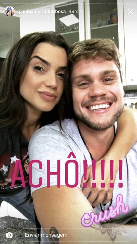Breno e Paula posam abraçadinhos na casa da ex-sister Foto: Reprodução/Instagram Breno e Paula posam abraçadinhos na casa da ex-sister Foto: Reprodução/Instagram