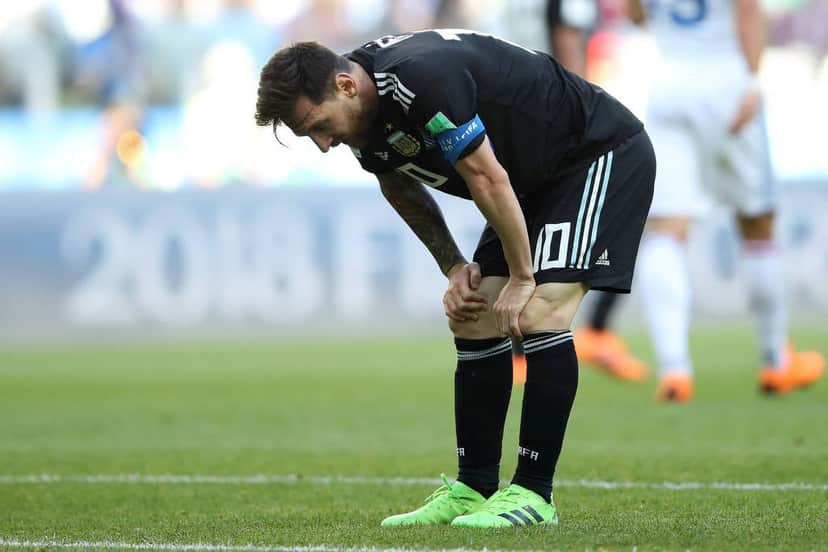Lionel Messi após desperdiçar cobrança de pênalti contra a Islândia - (Carl Recine/Reuters) Lionel Messi após desperdiçar cobrança de pênalti contra a Islândia - (Carl Recine/Reuters)