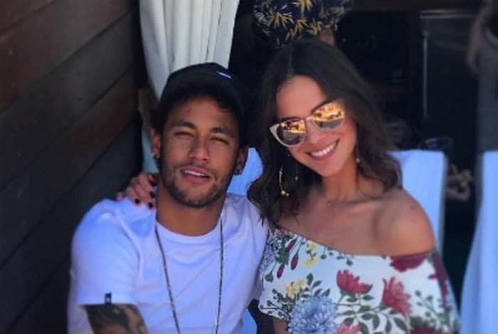 Neymar, que é liderado por Tite na Seleção, e Bruna Marquezine (Foto: Reprodução) Neymar, que é liderado por Tite na Seleção, e Bruna Marquezine (Foto: Reprodução)