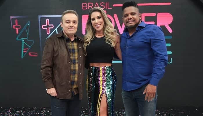 Gugu Liberato com Tati Minerato e Marcelo, casal campeão do Power Couple 3 (Foto: Antonio Chahestian/Record) Gugu Liberato com Tati Minerato e Marcelo, casal campeão do Power Couple 3 (Foto: Antonio Chahestian/Record)