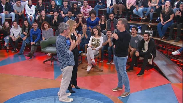 Serginho Groisman com Angélica e Luciano Huck no Altas Horas (Foto: Globo/Tomás Arthuzzi) Serginho Groisman com Angélica e Luciano Huck no Altas Horas (Foto: Globo/Tomás Arthuzzi)