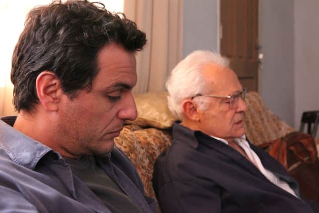 Adriano (Rodrigo Lombardi) e Tibério (Othon Bastos) no último episódio da 1ª temporada de Carcereiros (Foto: Divulgação/Beto Besant) Adriano (Rodrigo Lombardi) e Tibério (Othon Bastos) no último episódio da 1ª temporada de Carcereiros (Foto: Divulgação/Beto Besant)