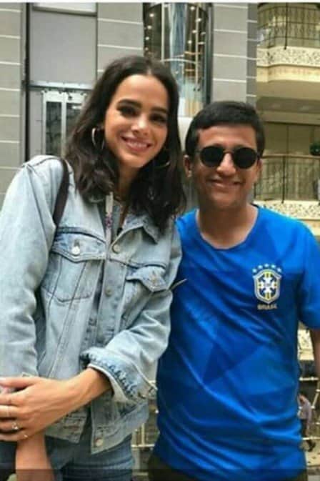 Bruna Marquezine é tietada por fã brasileiro Foto: reprodução / Instagram Bruna Marquezine é tietada por fã brasileiro Foto: reprodução / Instagram