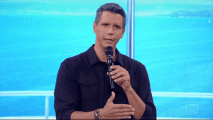 Márcio Garcia no comando do Tamanho Família (Foto: Reprodução/Globo) Márcio Garcia no comando do Tamanho Família (Foto: Reprodução/Globo)
