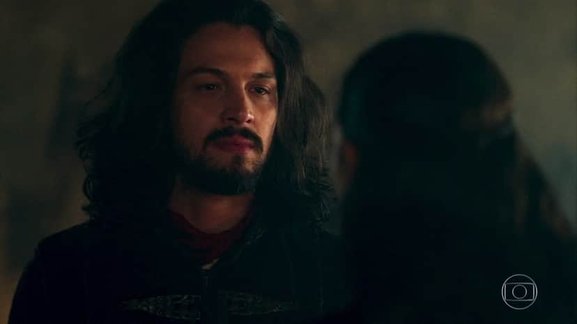 Afonso (Romulo Estrela) em cena de Deus Salve o Rei (Foto: Reprodução/Globo) Afonso (Romulo Estrela) em cena de Deus Salve o Rei (Foto: Reprodução/Globo)