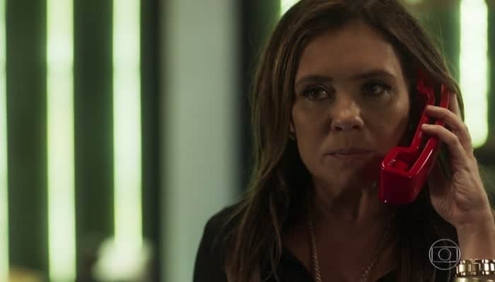 Laureta (Adriana Esteves) em cena de Segundo Sol (Foto: Reprodução/Globo) Laureta (Adriana Esteves) em cena de Segundo Sol (Foto: Reprodução/Globo)