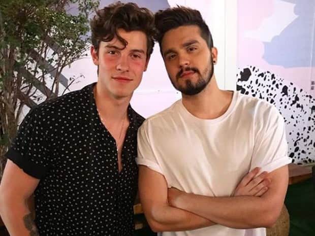 Luan Santana posa com Shawn Mendes no Villa Mix Festival (Foto: Reprodução/Instagram)