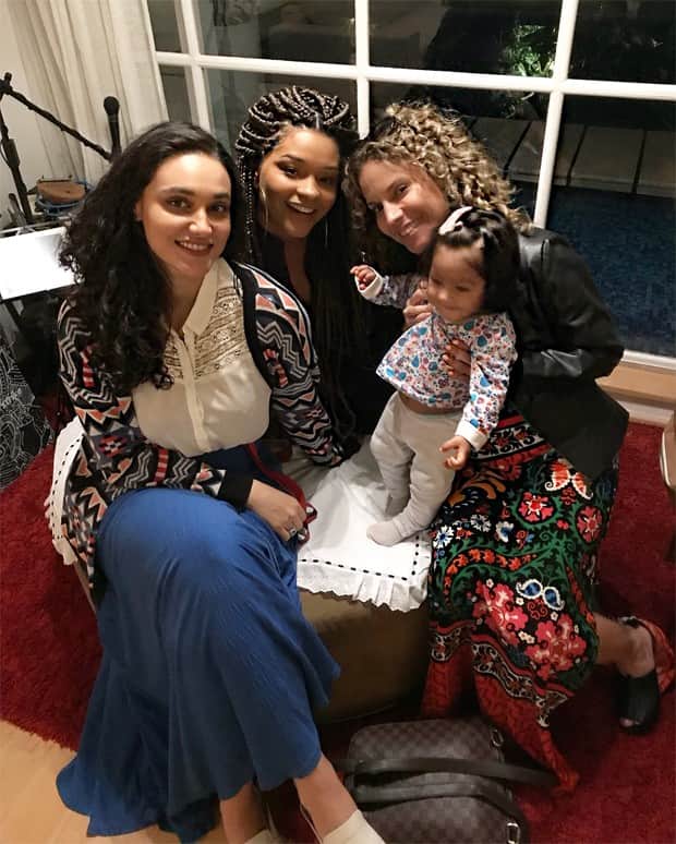 Débora Nascimento com Juliana Alves, a filha Yolanda, e Maíra Charken (Foto: Reprodução/Instagram) Débora Nascimento com Juliana Alves, a filha Yolanda, e Maíra Charken (Foto: Reprodução/Instagram)