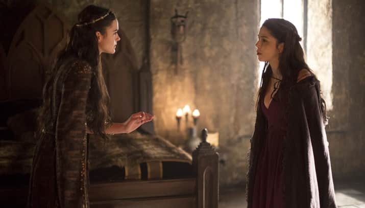 Bruna Marquezine e Bia Arantes em cena de Deus Salve o Rei. (Foto: Divulgação/TV Globo) Bruna Marquezine e Bia Arantes em cena de Deus Salve o Rei. (Foto: Divulgação/TV Globo)