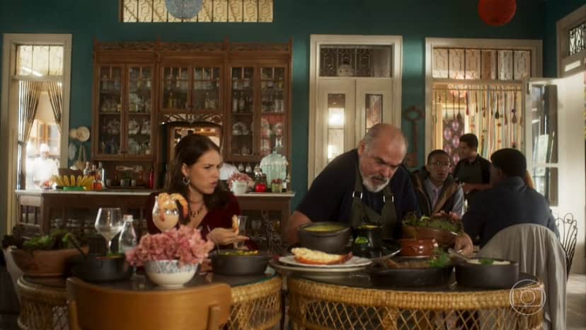Rosa (Letícia Colin) e Agenor (Roberto Bonfim) em Segundo Sol, novela da Globo (Foto: Reprodução) Rosa (Letícia Colin) e Agenor (Roberto Bonfim) em Segundo Sol, novela da Globo (Foto: Reprodução)