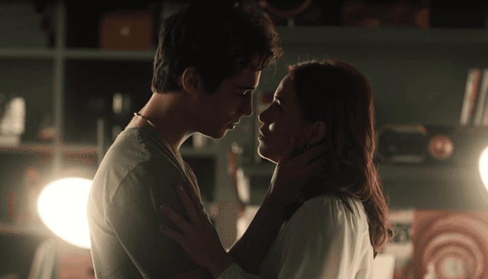 Valentim (Danilo Mesquita) e Rosa (Letícia Colin) em cena de Segundo Sol (Foto: Divulgação/Globo) Valentim (Danilo Mesquita) e Rosa (Letícia Colin) em cena de Segundo Sol (Foto: Divulgação/Globo)