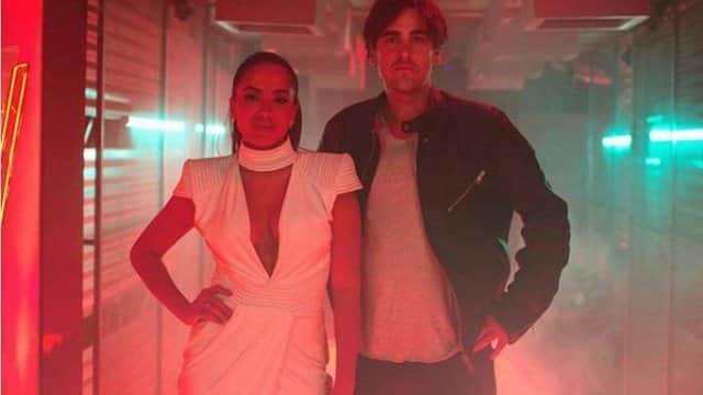 Anitta e o diretor do The Voice México (Foto: Reprodução) Anitta e o diretor do The Voice México (Foto: Reprodução)