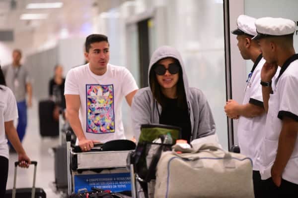 A cantora Anitta desembarcou no Brasil (Foto: Reprodução) A cantora Anitta desembarcou no Brasil (Foto: Reprodução)