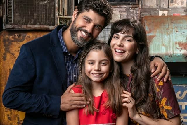 Vinicius (Bruno Cabrerizo), Catarina (Melissa Nóbrega) e Vitória (Tainá Müller) em O Natal Perfeito (Foto: Globo/Sergio Zalis) Vinicius (Bruno Cabrerizo), Catarina (Melissa Nóbrega) e Vitória (Tainá Müller) em O Natal Perfeito (Foto: Globo/Sergio Zalis)