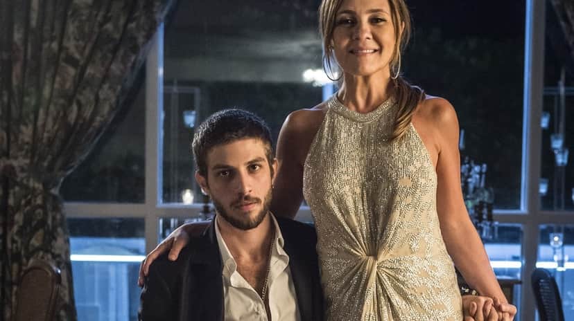 Chay Suede como Ícaro e Laureta (Adriana Esteves) personagens de Segundo Sol da Globo Chay Suede como Ícaro e Laureta (Adriana Esteves) personagens de Segundo Sol da Globo
