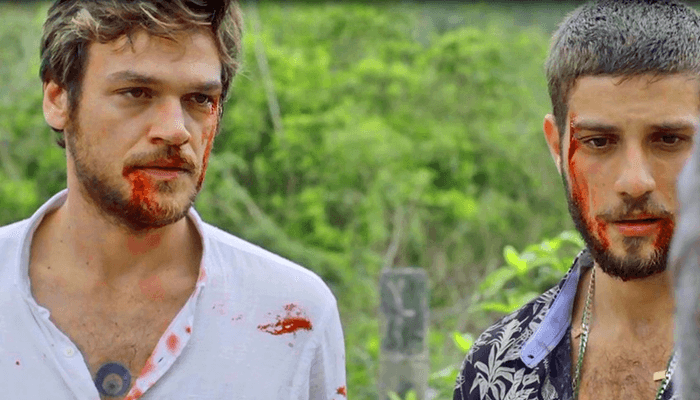 Beto (Emilio Dantas) e Ícaro (Chay Suede) em cena de Segundo Sol (Foto: Divulgação/Globo) Beto (Emilio Dantas) e Ícaro (Chay Suede) em cena de Segundo Sol (Foto: Divulgação/Globo)