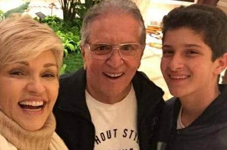 Carlos Alberto, Andréa de Nóbrega e o filho (Foto: Reprodução) Carlos Alberto, Andréa de Nóbrega e o filho (Foto: Reprodução)