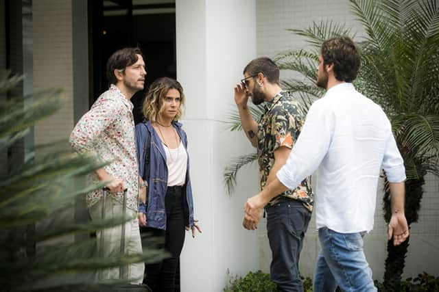 Beto (Emilio Dantas) e Ícaro (Chay Suede) impedem fuga de Luzia (Giovanna Antonelli) em Segundo Sol (Foto: Globo/João Miguel Júnior) Beto (Emilio Dantas) e Ícaro (Chay Suede) impedem fuga de Luzia (Giovanna Antonelli) em Segundo Sol (Foto: Globo/João Miguel Júnior)