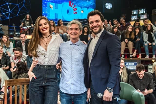 Camila Queiroz, Serginho Groisman e Rodrigo Lombardi no Altas Horas (Foto: Globo/Fábio Rocha) Camila Queiroz, Serginho Groisman e Rodrigo Lombardi no Altas Horas (Foto: Globo/Fábio Rocha)