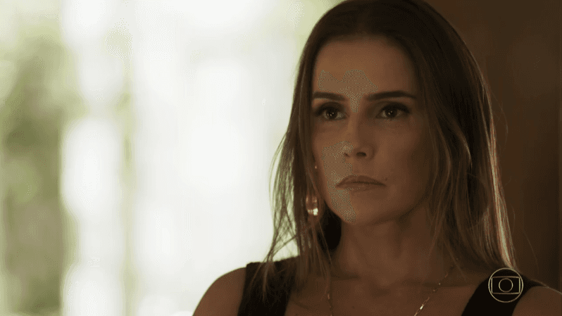 Karola (Deborah Secco) em cena de Segundo Sol (Foto: Reprodução/Globo) Karola (Deborah Secco) em cena de Segundo Sol (Foto: Reprodução/Globo)