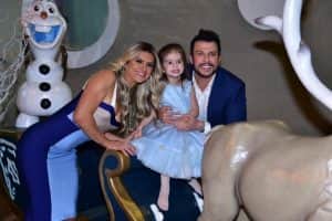 Menina se divertiu bastante na festa (Foto: Manuela Scarpa/Brazil News)